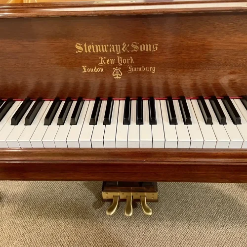 Steinway M 4